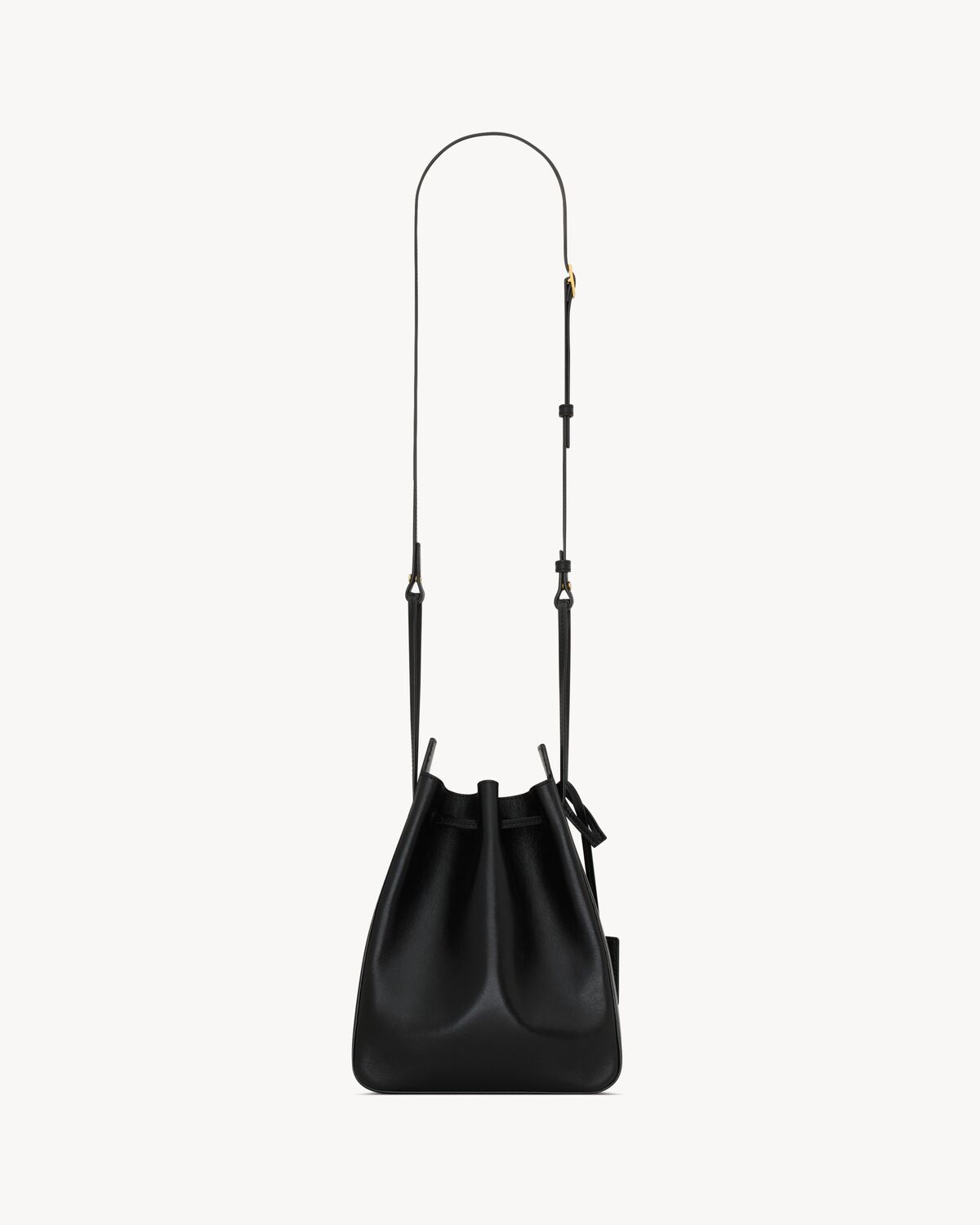 bucket bag in leather