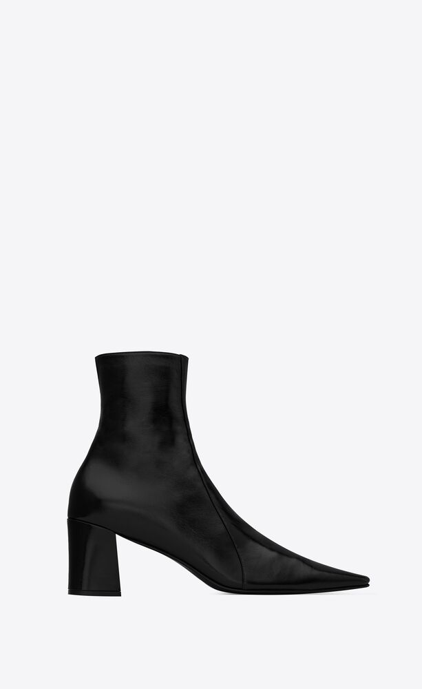 Pointed-toe ankle boot swith zip closure