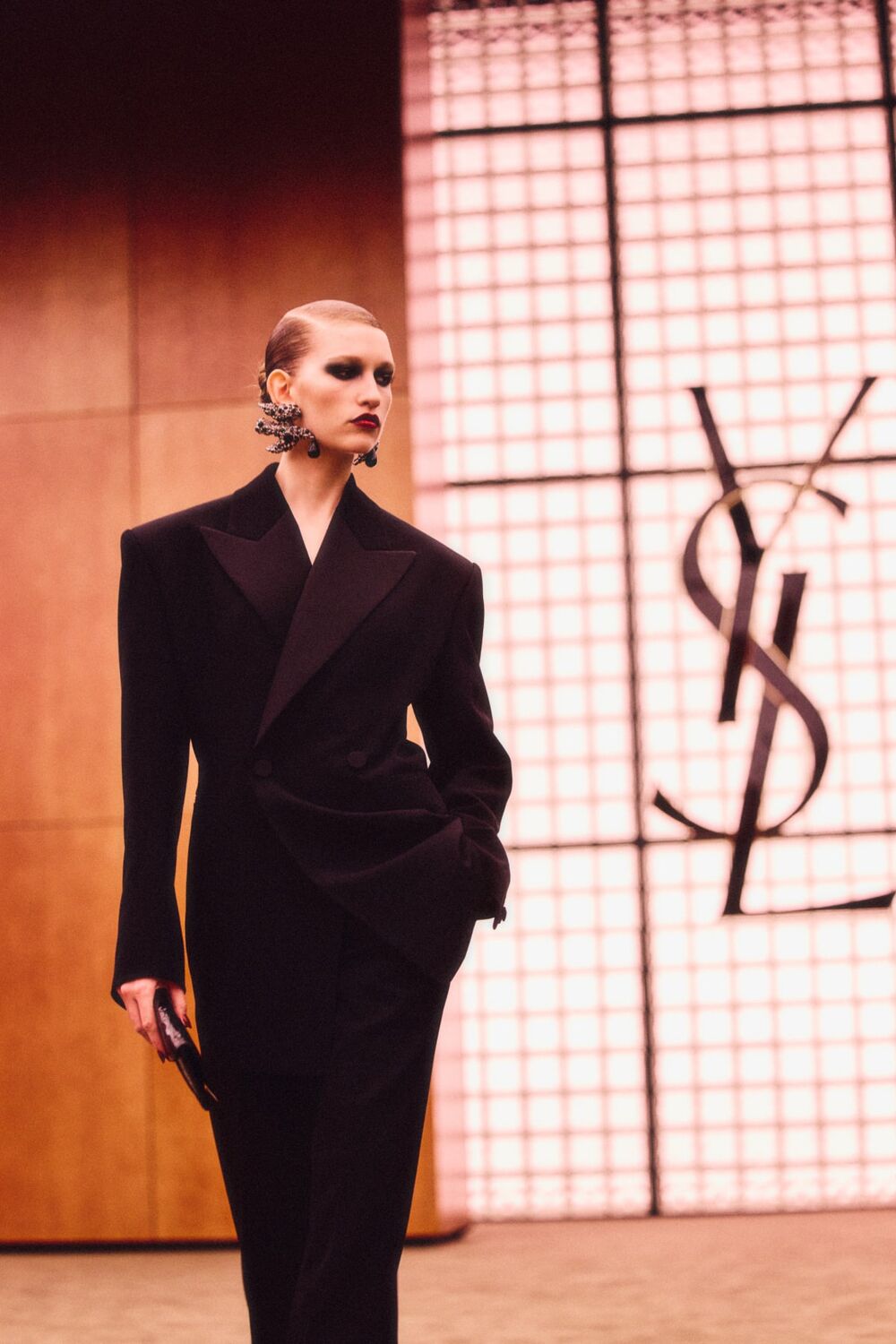 WW26 > Single > Visual 1 > image