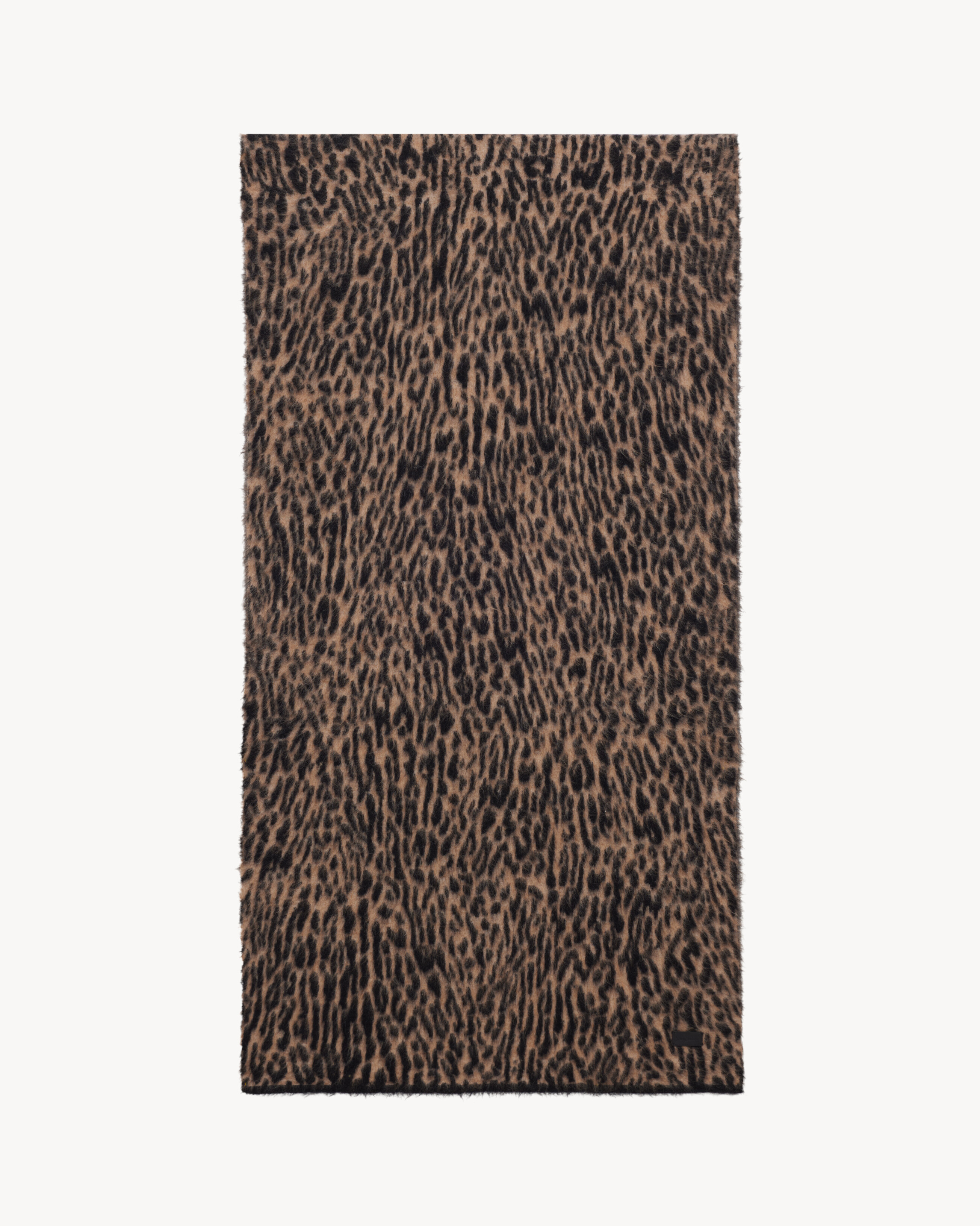 STRICKSCHAL MIT LEOPARDENMUSTER