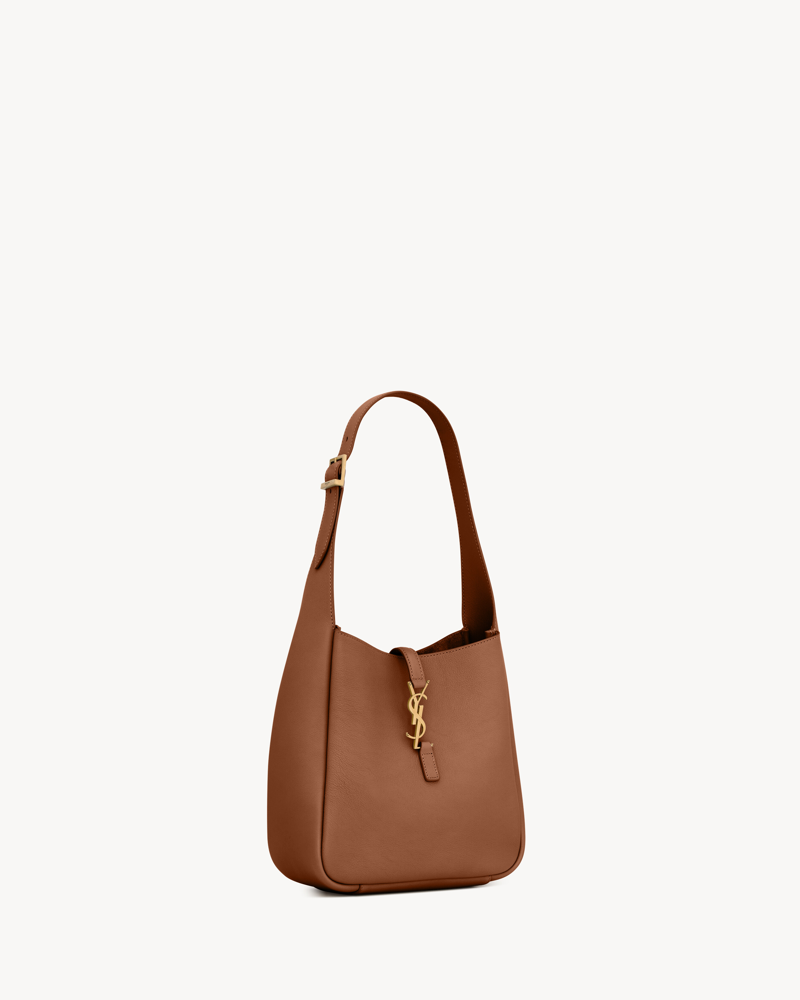 LE 5 À 7 supple SMALL IN GRAINED LEATHER