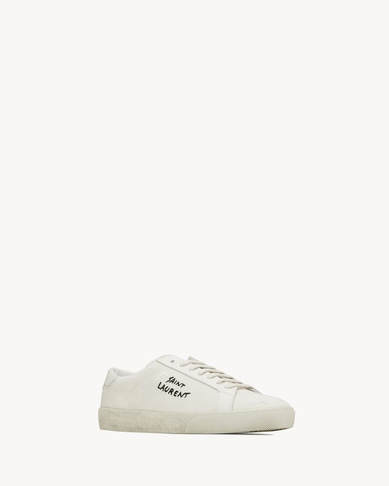 court classic sl/06 sneaker mit saint laurent schriftzug aus weißem leder und stoff im used-look