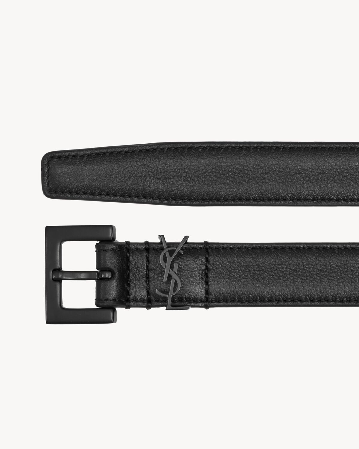 CEINTURE FINE CASSANDRE À BOUCLE CARRÉE EN CUIR BOX BRILLANT SAINT