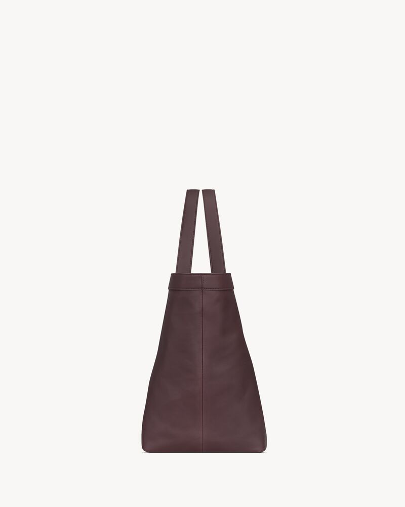 Y tote in leather