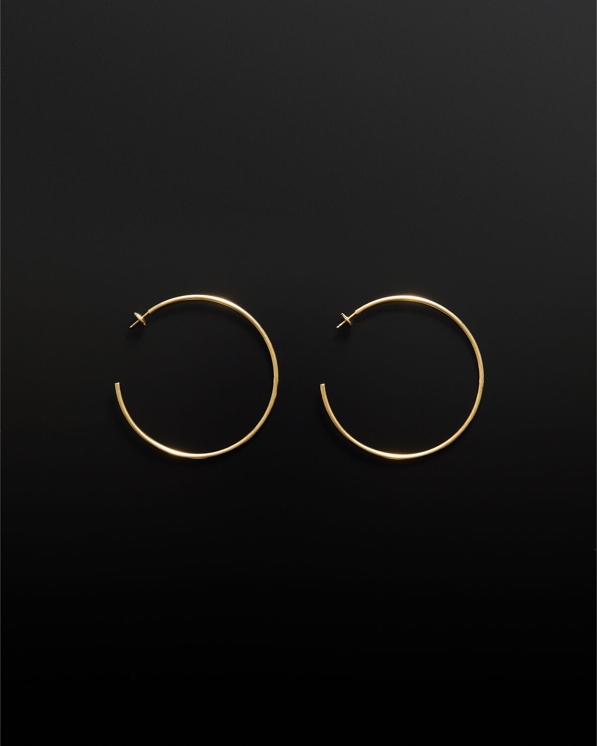 hoop earrings in 18K yellow gold