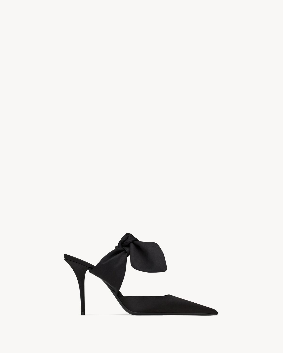 생로랑 새틴 크레이프 소재의 바바라 뮬 8002639QNBC1000