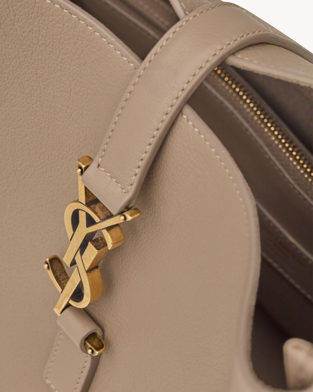 생로랑 LE 5 À 7 그레인드 가죽 서플 라지 숄더백 753837AAAUQ1722