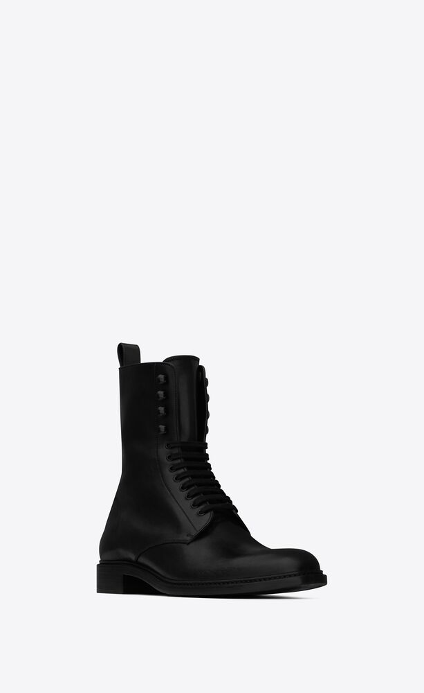 army laced boots in matte leather