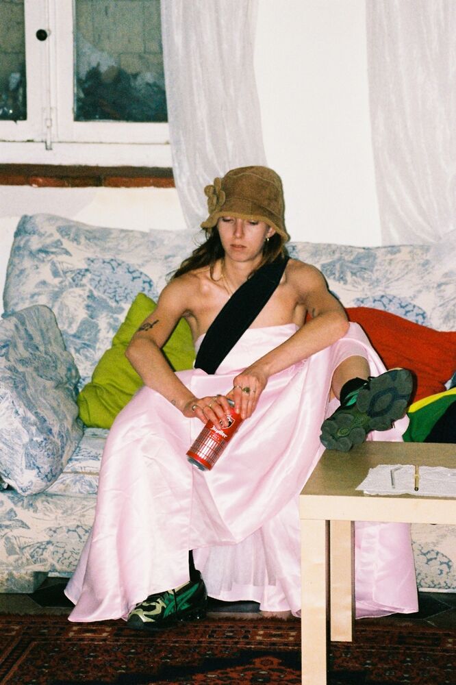 SL Editions > Fanzine > Lucie Cherqui > Slider > Visual 20 > image