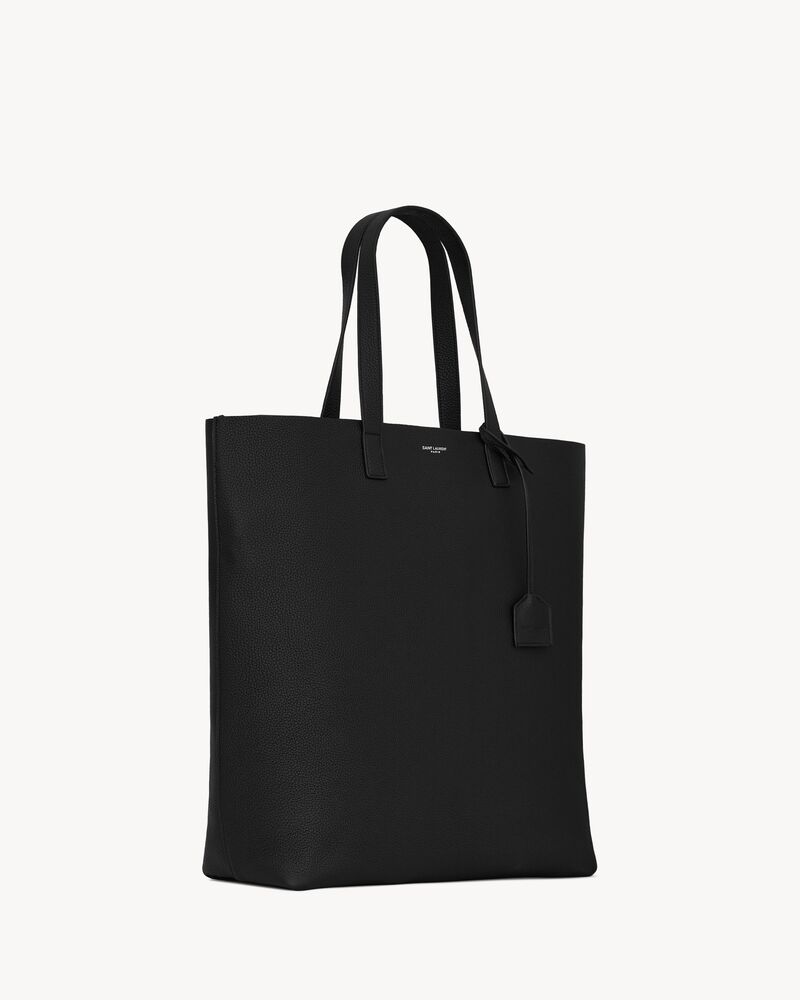 bold shopping bag in grained leather