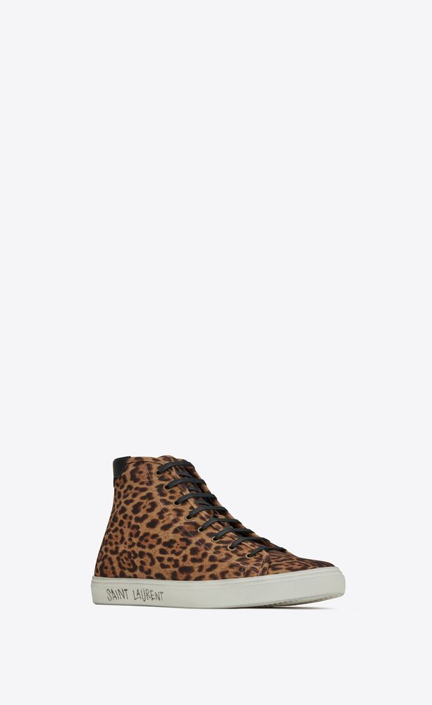 mid top sneakers