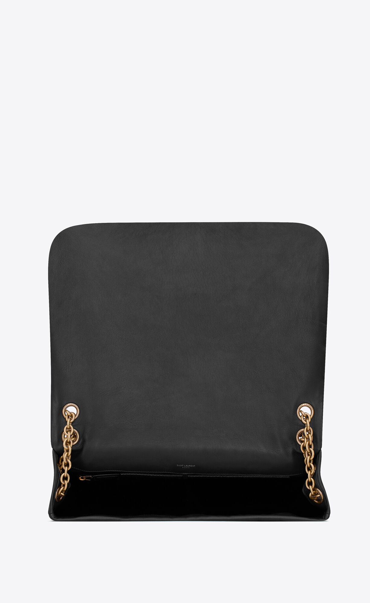 Bella Hadid Wore a $10,000 Chanel Messenger Bag