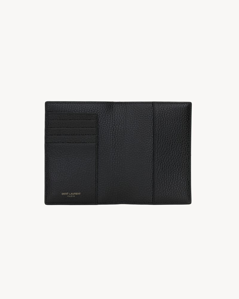 TINY CASSANDRE passport case in grained leather