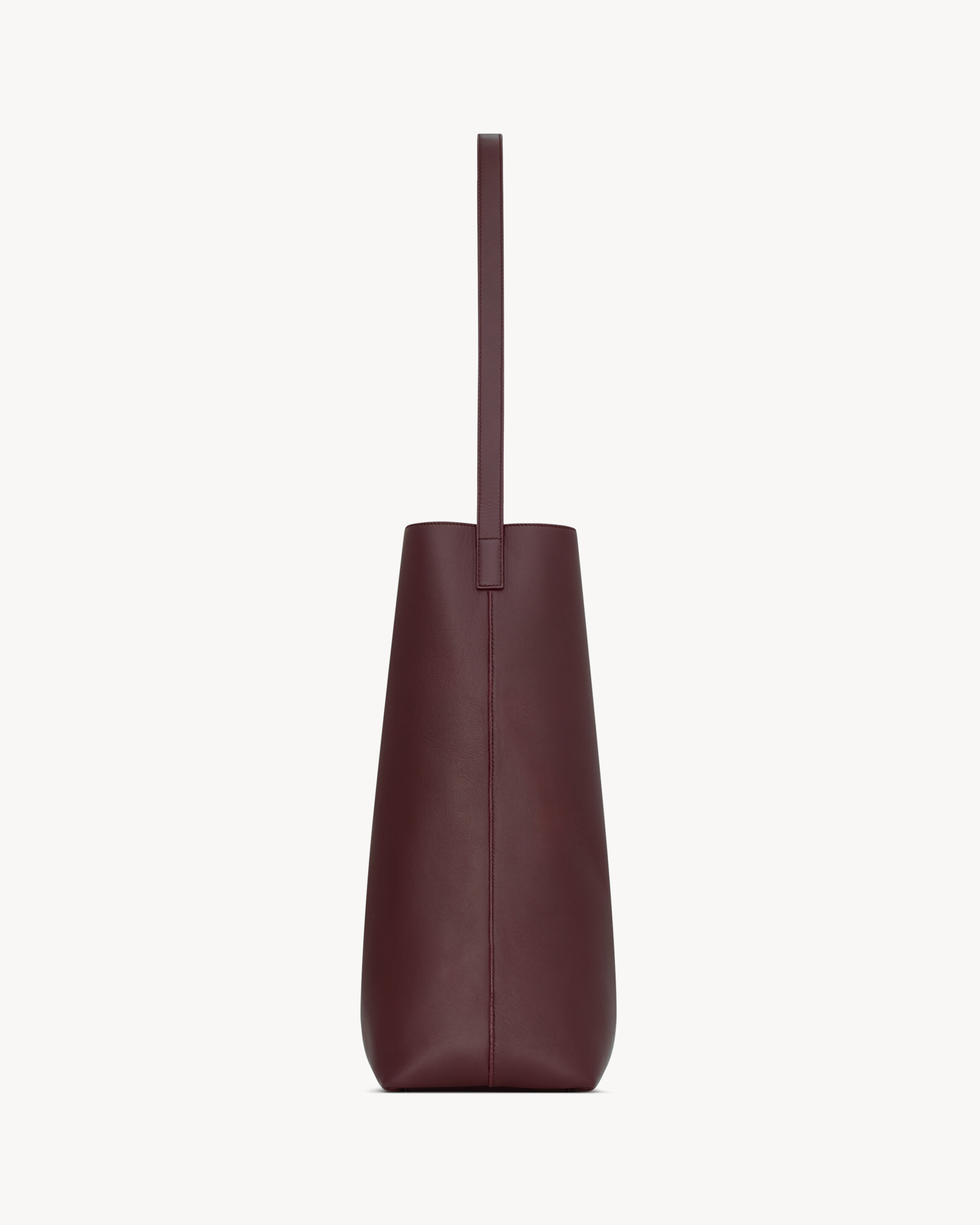 BOLD hobo bag in smooth leather