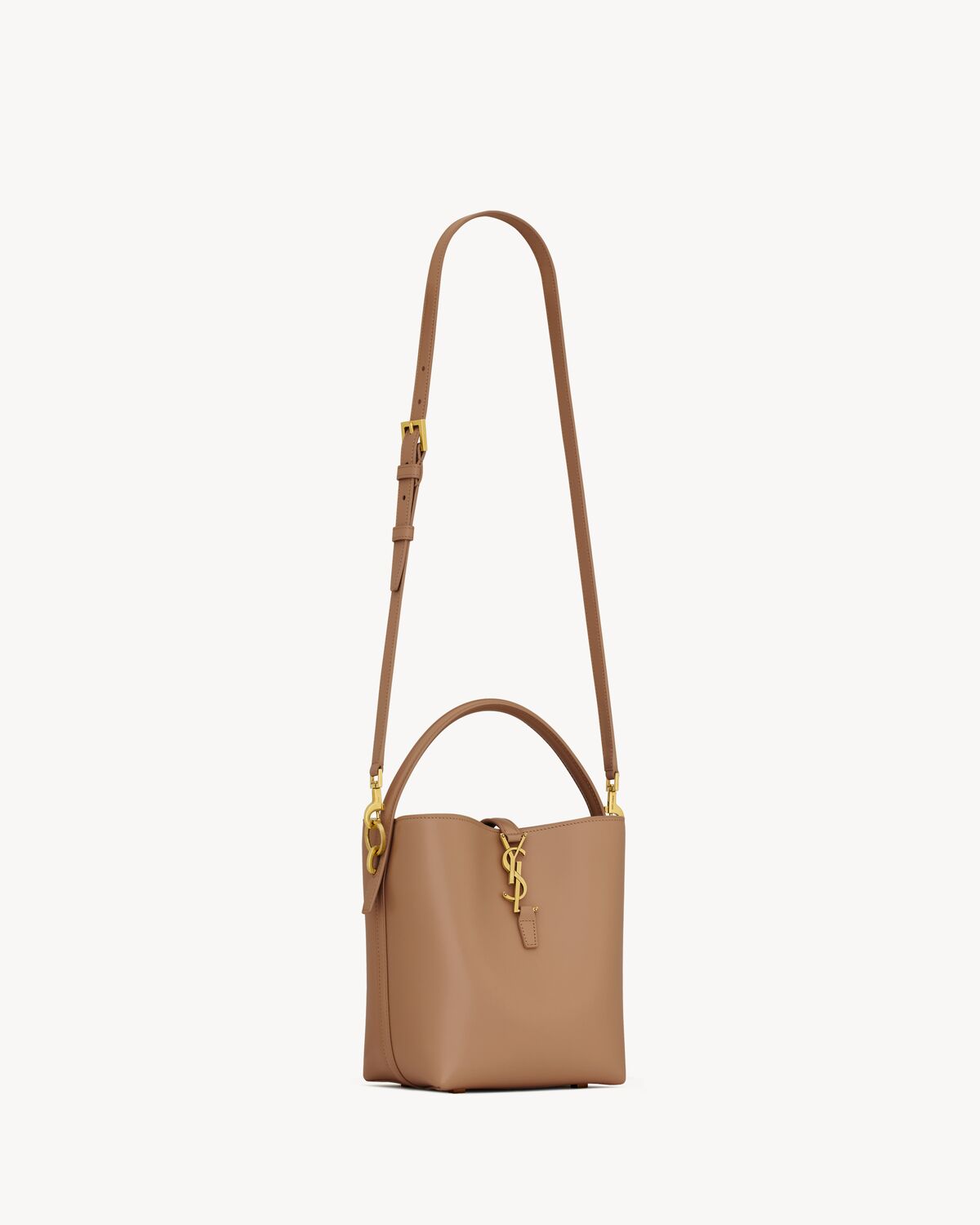 생로랑 샤이니 가죽 소재의 LE 37 스몰 토트백 7490362R20W2536