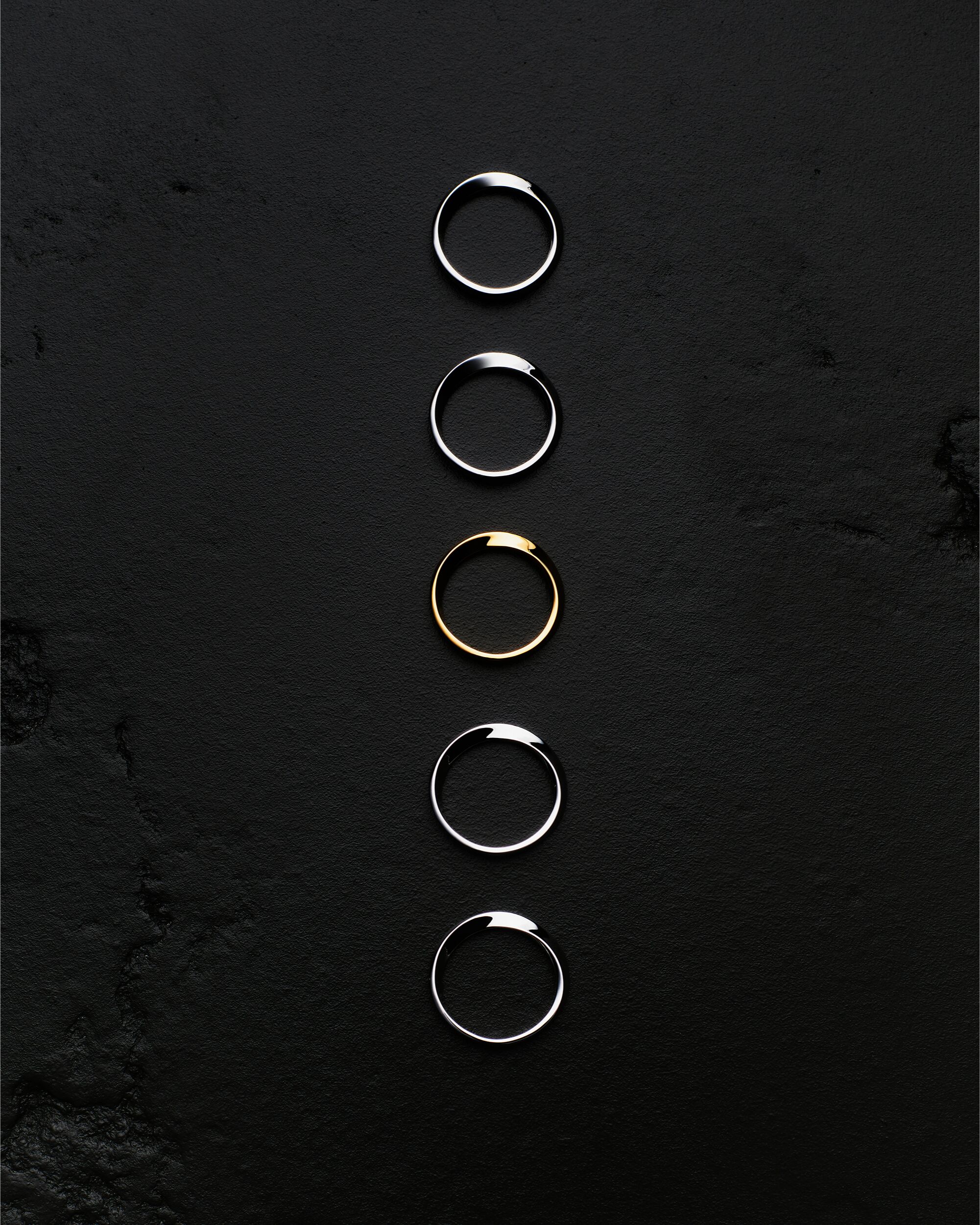 Anillos retorcidos de oro gris de 18 kt y oro amarillo de 18 kt