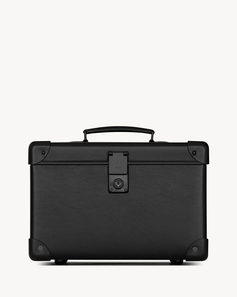 GLOBE-TROTTER VANITY CASE IN LEATHER