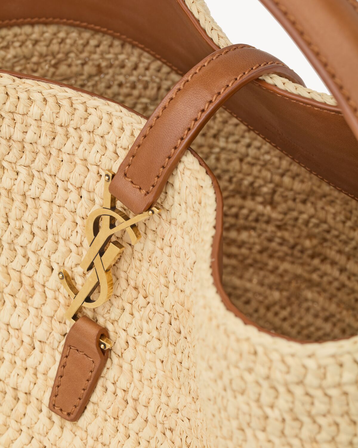 LE 37 in woven raffia and vegetable-tanned leather