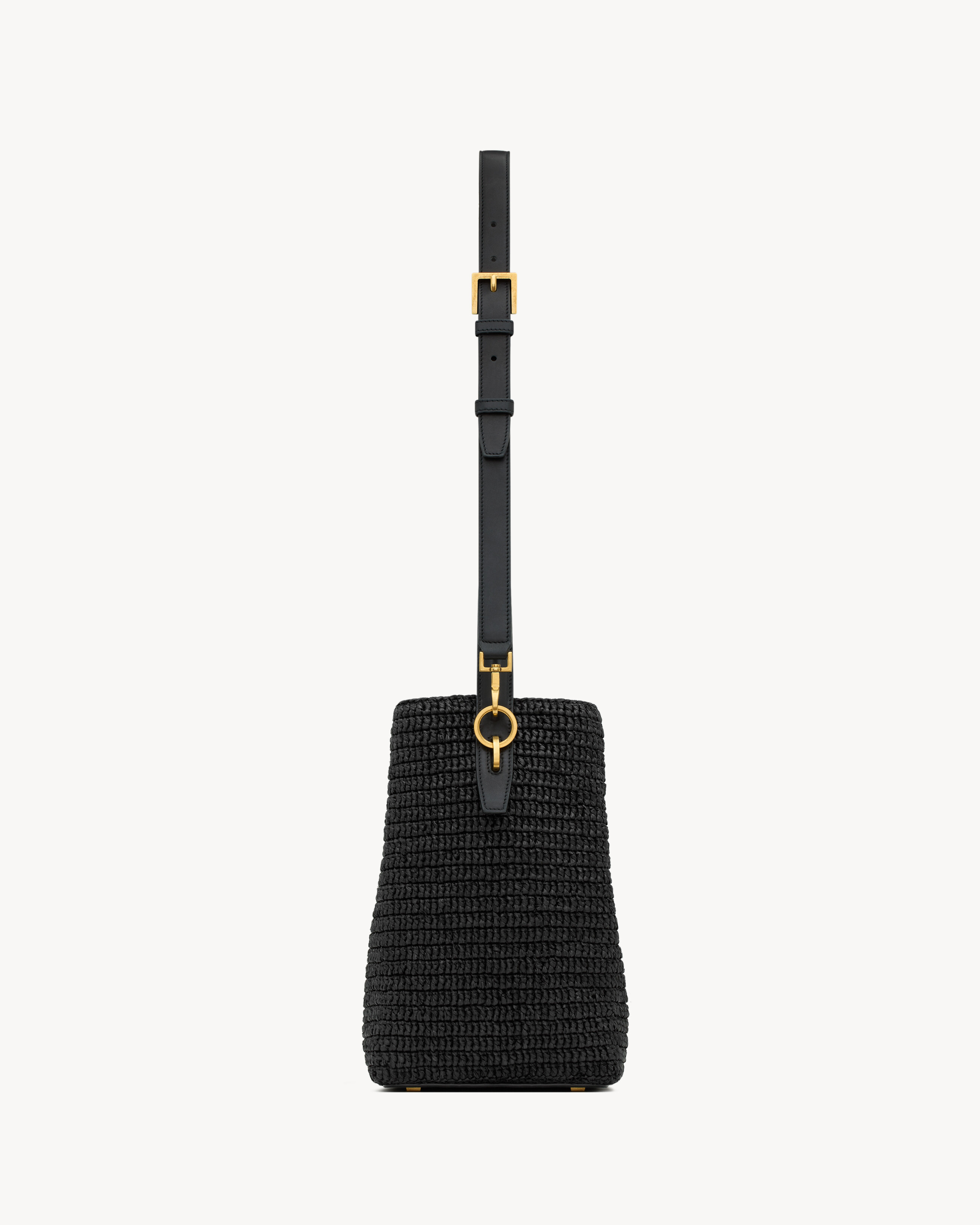 LE 37 in woven raffia and vegetable-tanned leather