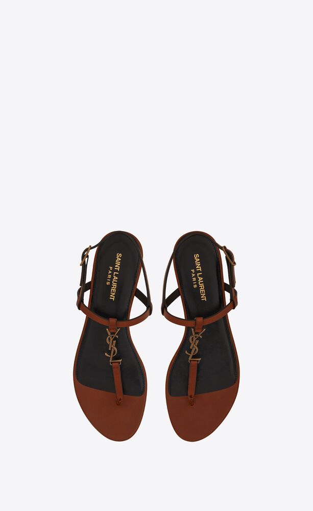 cassandra flat sandals in leather with gold-tone monogram