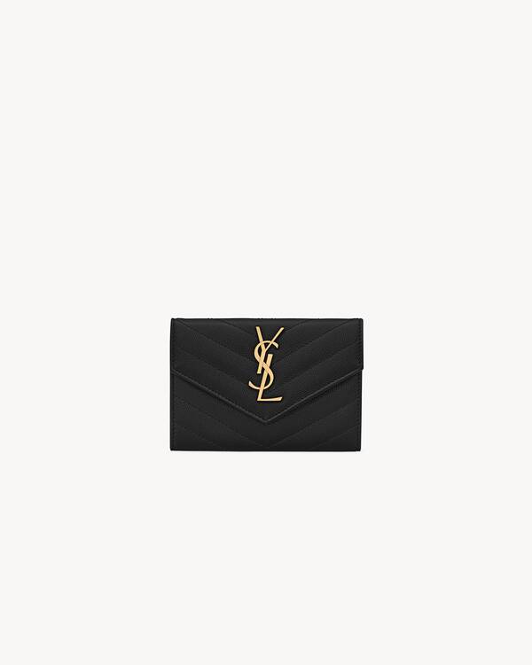 カサンドラ スモール エンベロープウォレット（シャイニークロコダイル エンボスレザー） | Saint Laurent