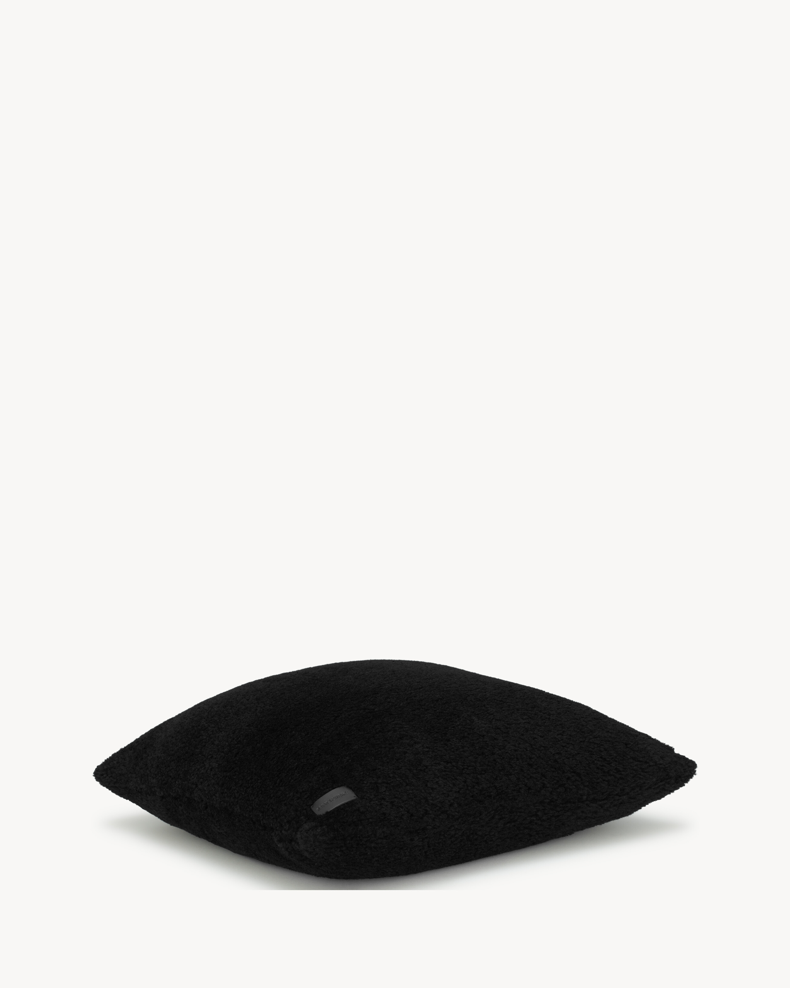 CUSHION IN SHEARLING