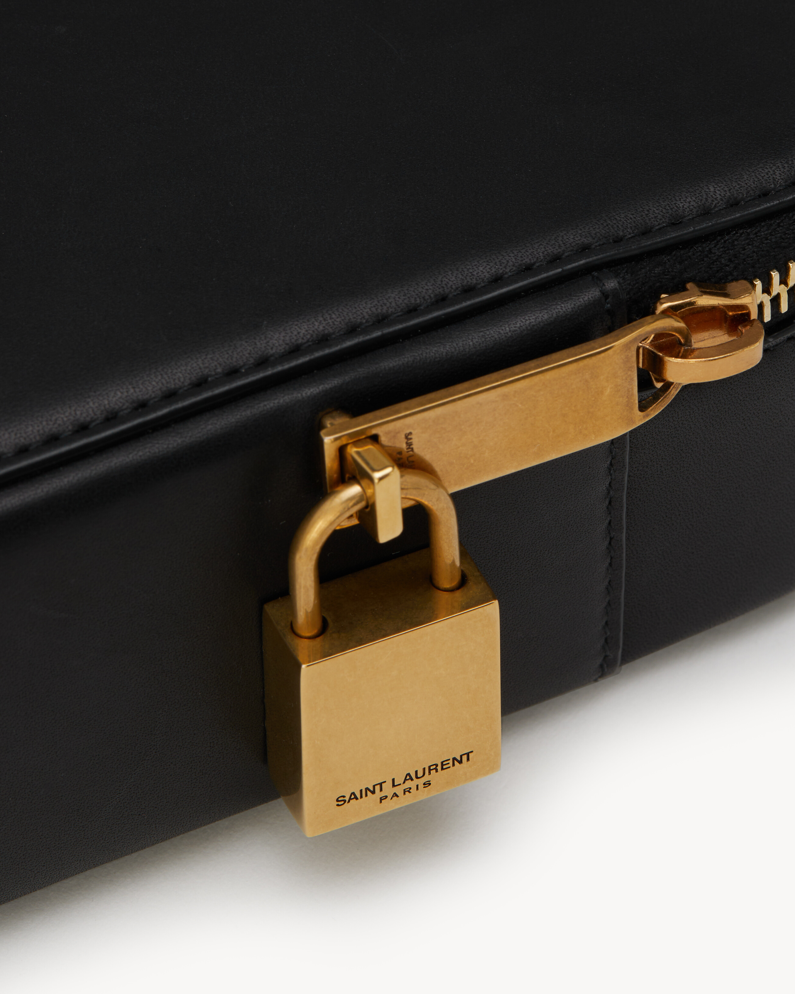 Boîte à bijoux en cuir