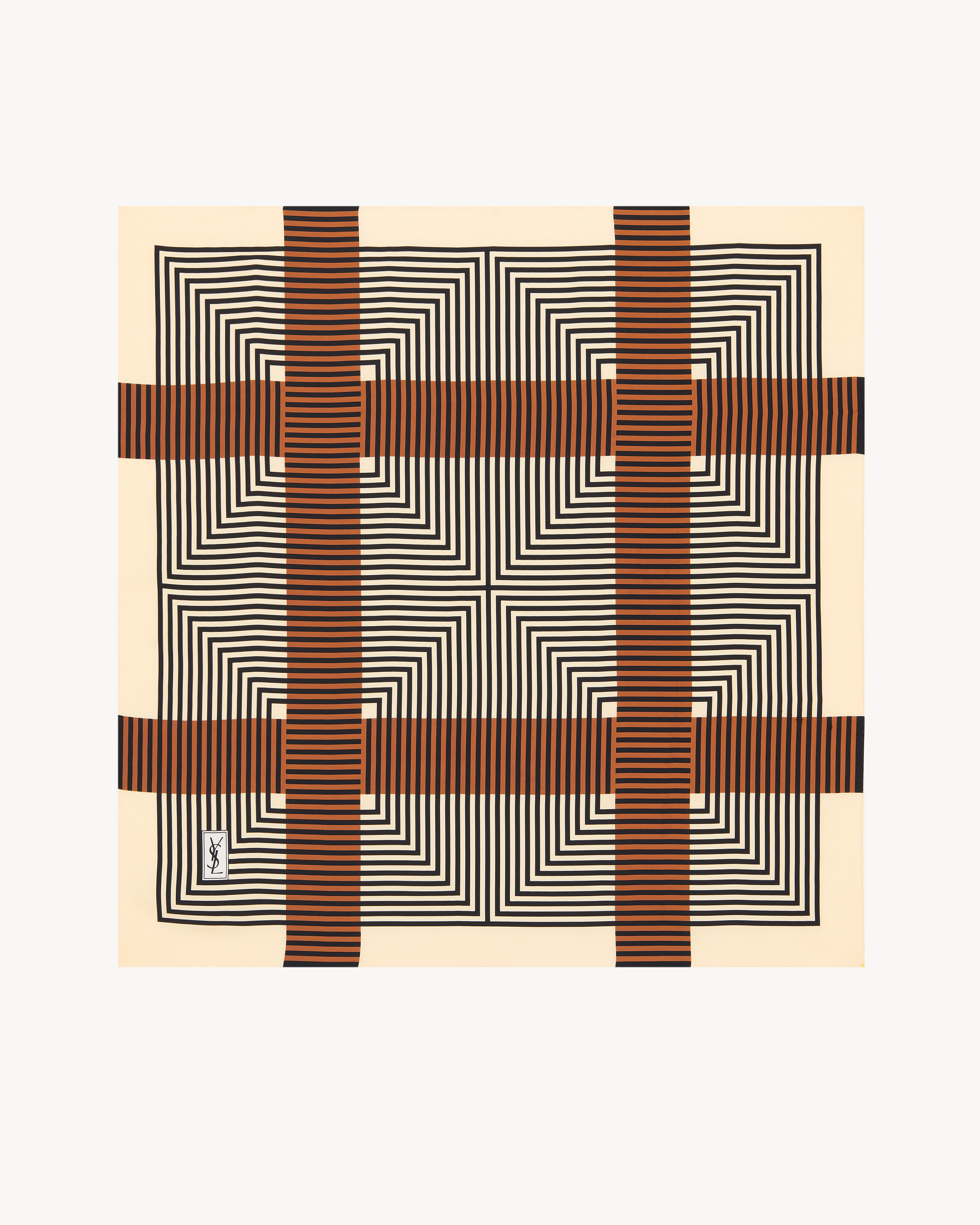 QUADRATISCHER SCHAL AUS SEIDENTWILL