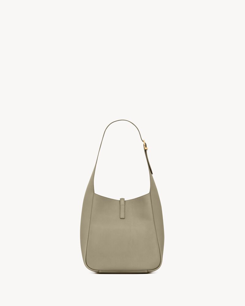 LE 5 À 7 supple small IN GRAINED LEATHER