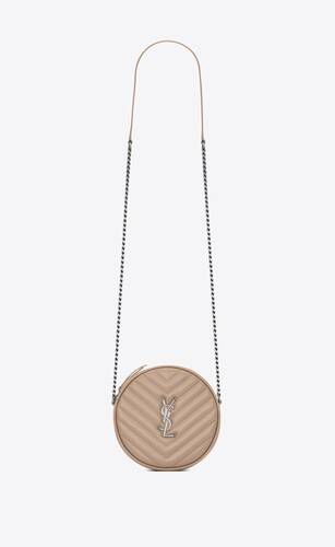 vinyle runde kameratasche aus leder mit chevron-steppung und grain-de-poudre-prägung