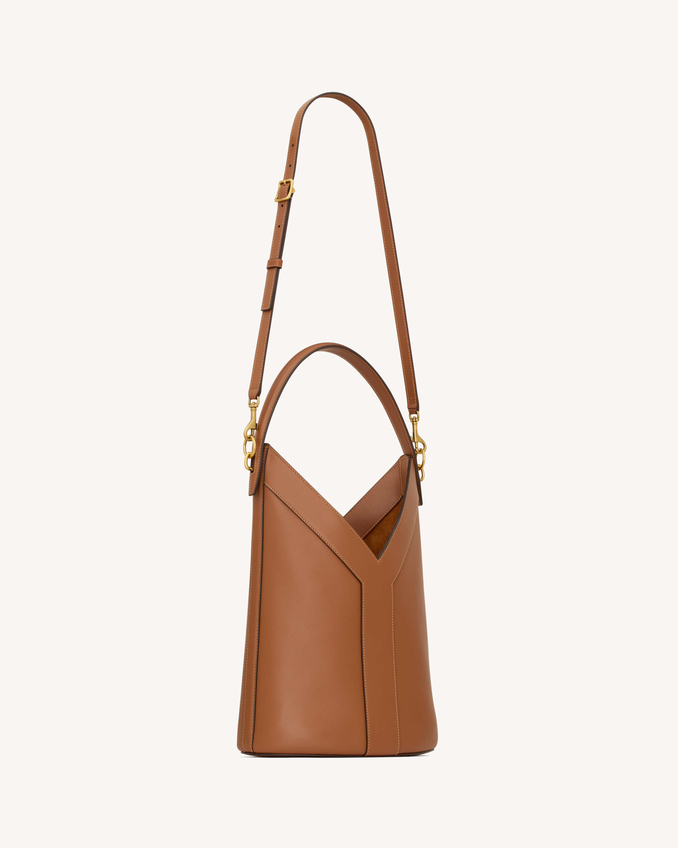 Y top-handle bucket in leather