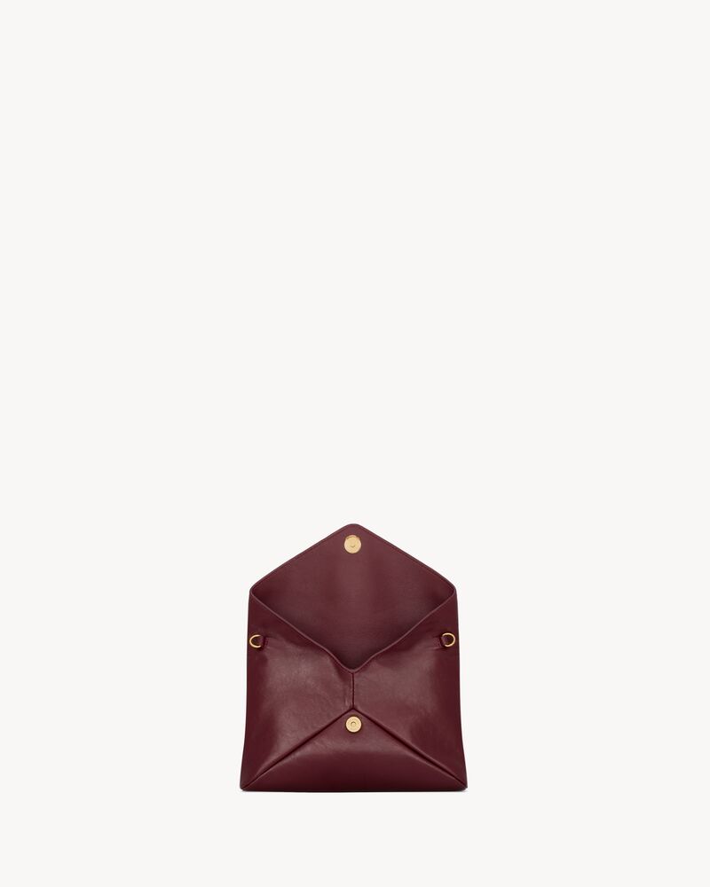 CASSANDRE Ketten-Pouch aus glänzendem Leder