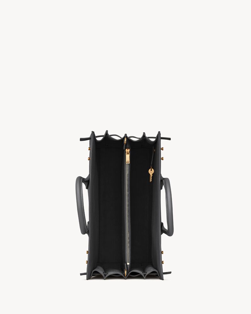 SAC DE JOUR MEDIUM IN SUPPLE GRAINED LEATHER