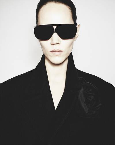 Saint Laurent】VOGUE掲載!ミッドナイト ラージ クラッチ - www ...