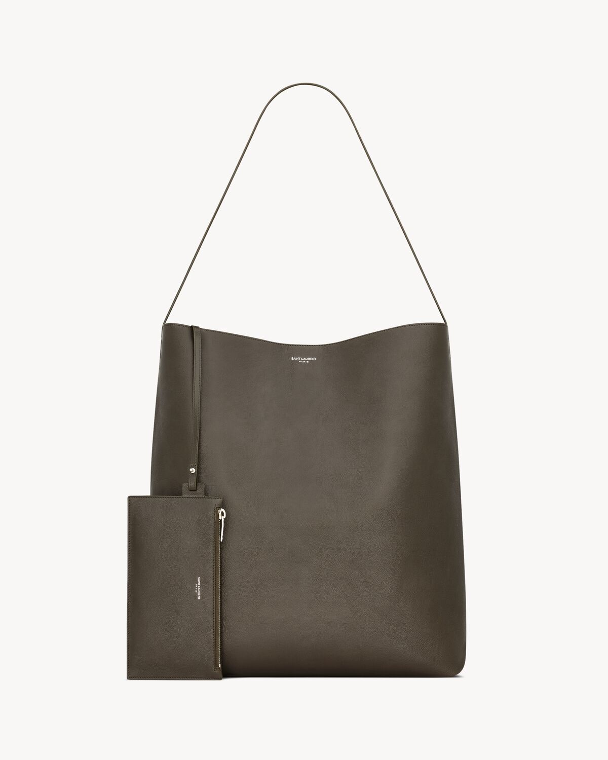 bold hobo bag in leather