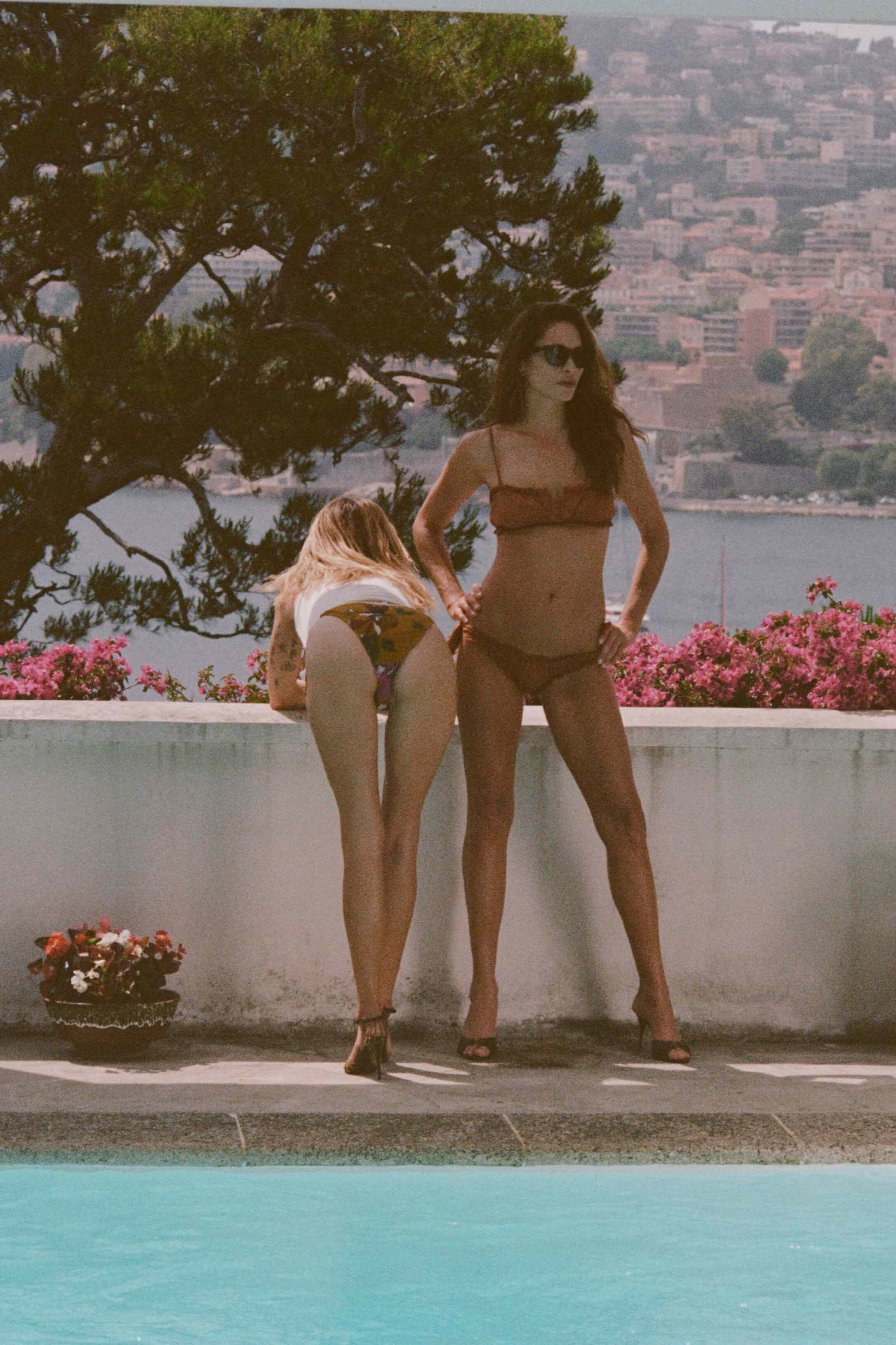 Homepage YSL > SHADES OF SUMMER 