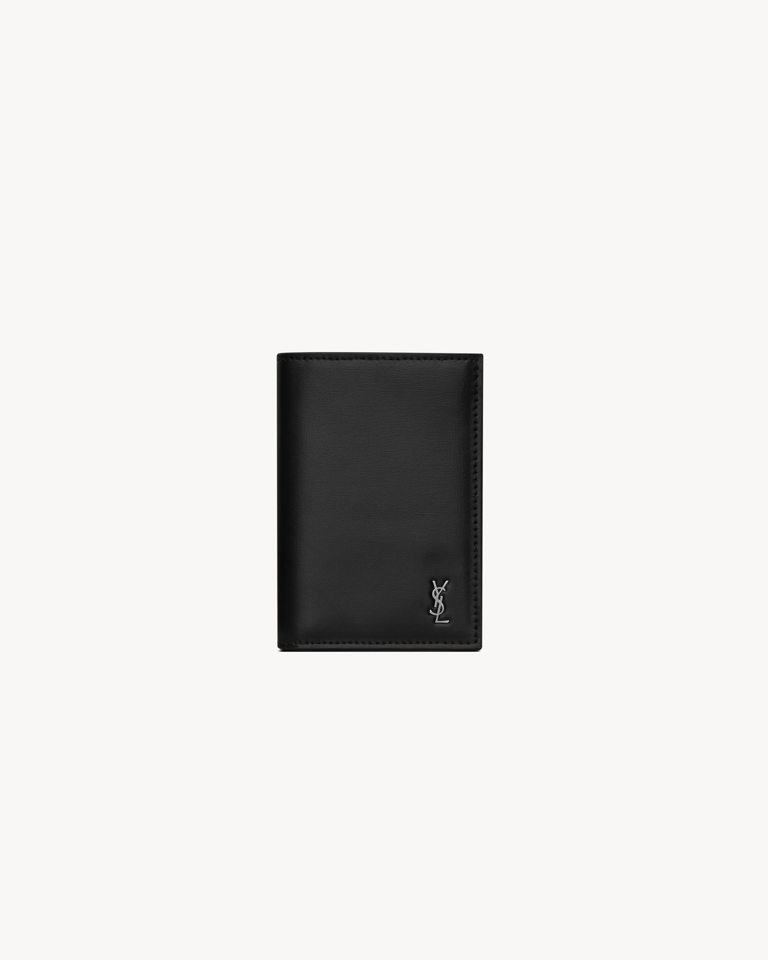 TINY CASSANDRE credit card wallet in matte leather in Black