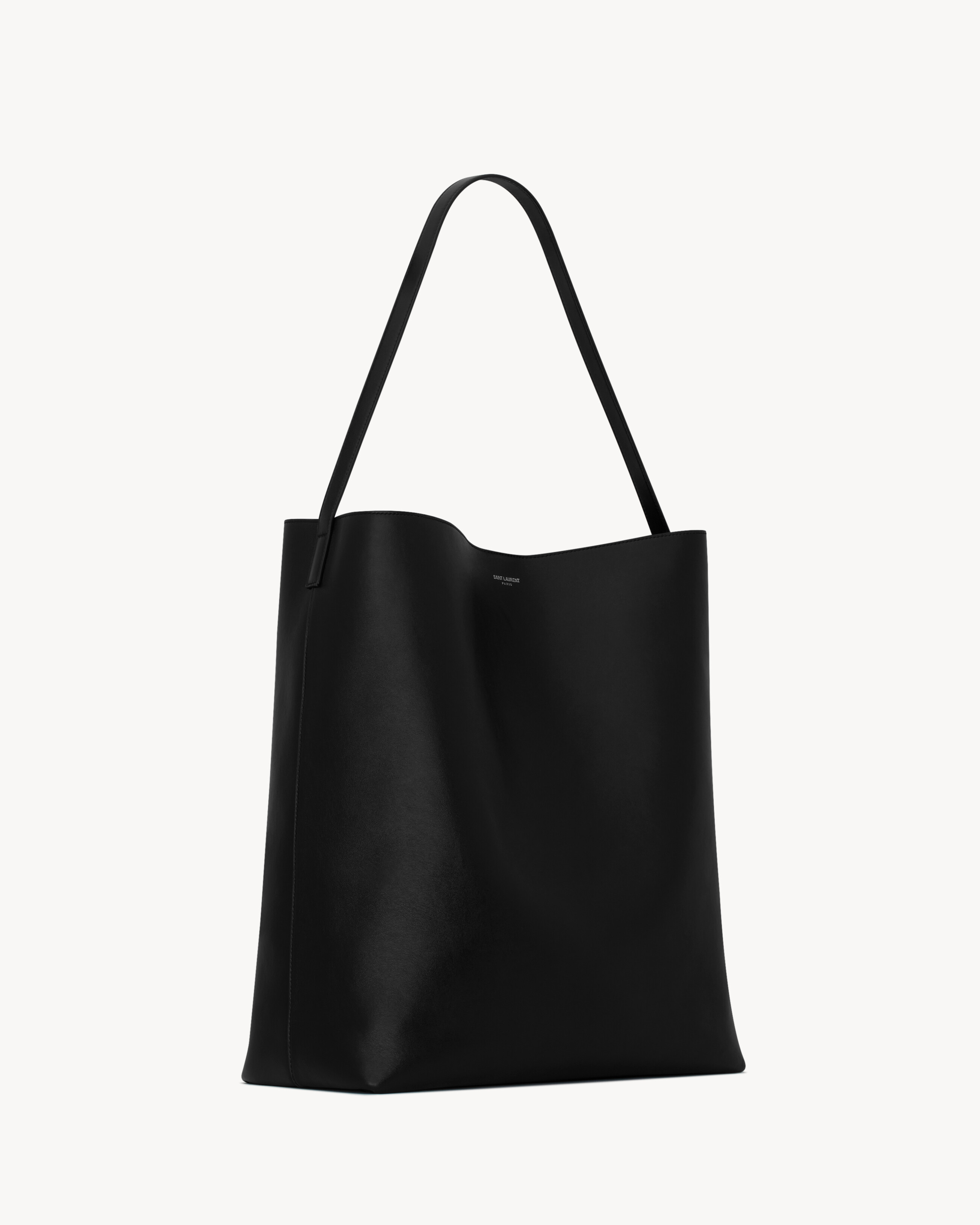 BOLD hobo bag in smooth leather