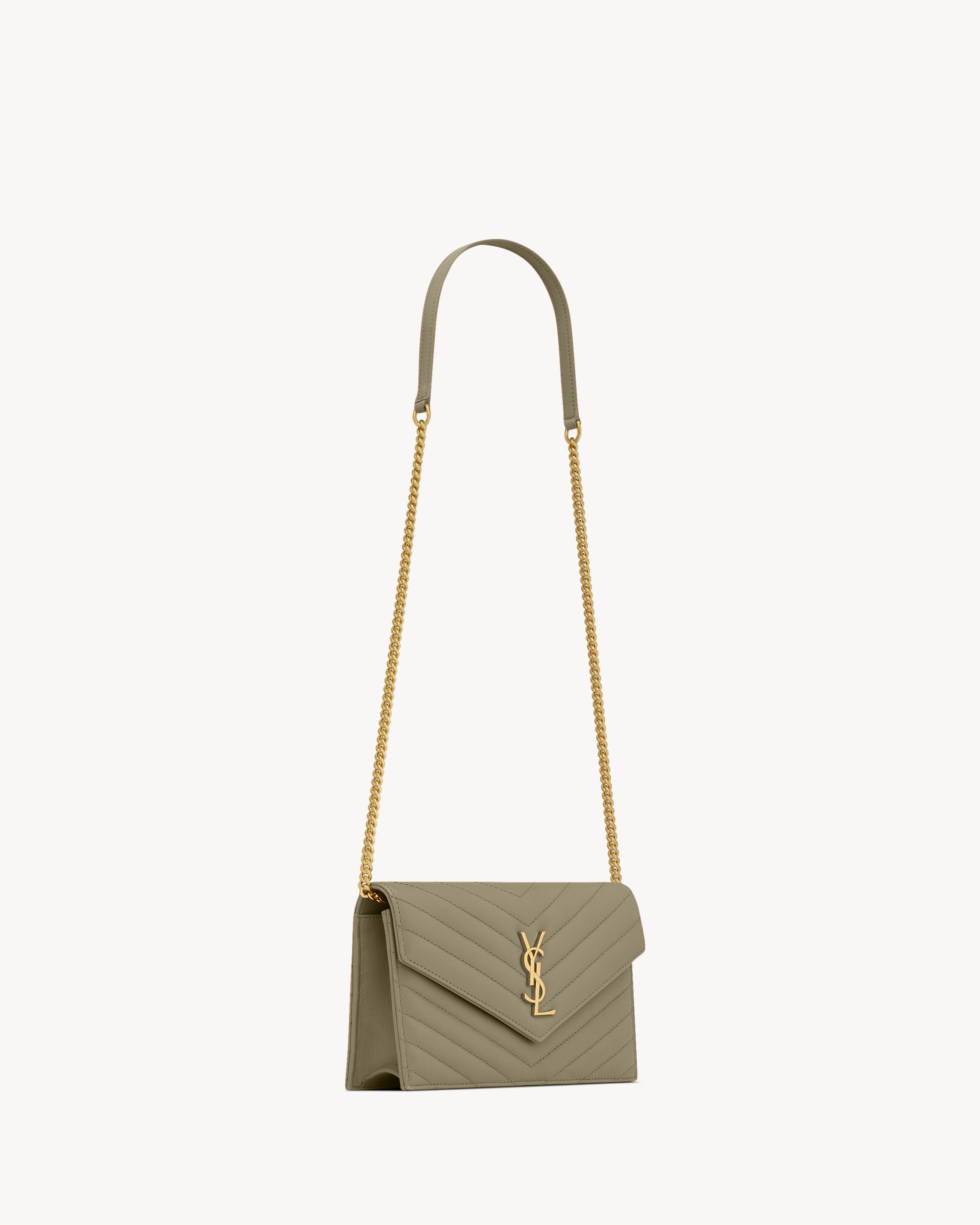 CASSANDRE ENVELOPE CHAIN WALLET EN CUIR D'AGNEAU