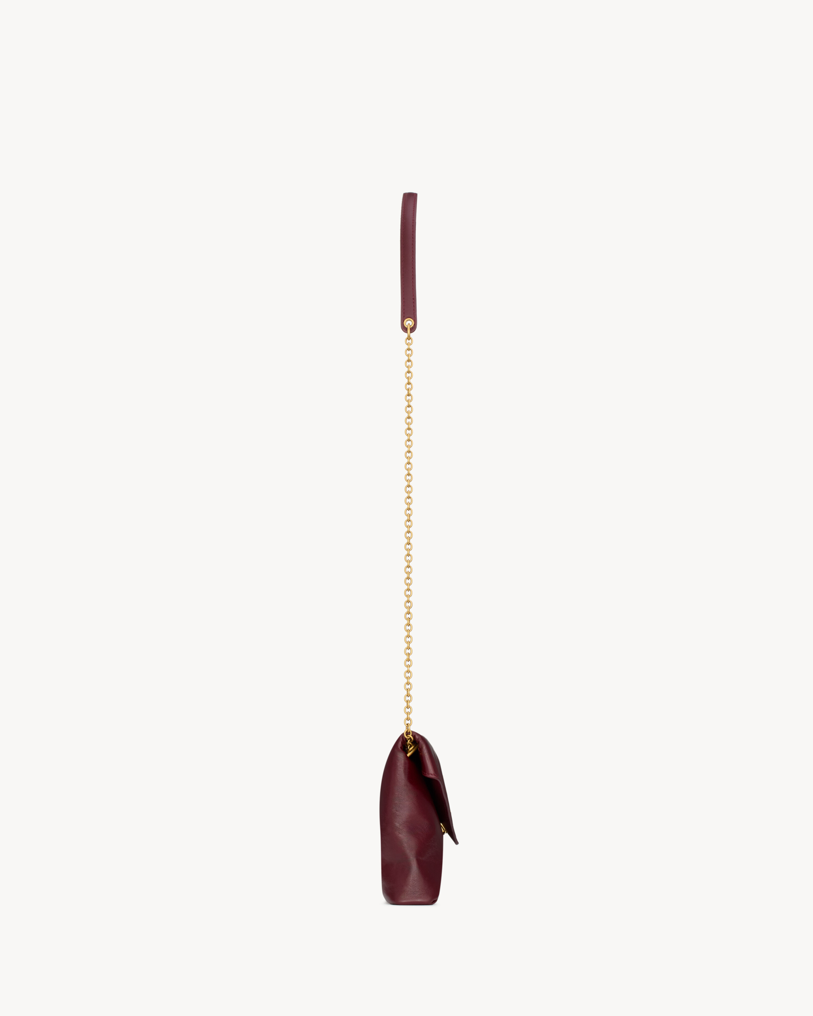 CASSANDRE Ketten-Pouch aus glänzendem Leder