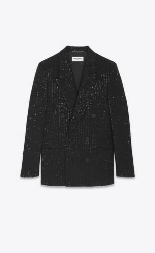 시퀸을 장식한 트위드 소재의 더블 브레스트 재킷