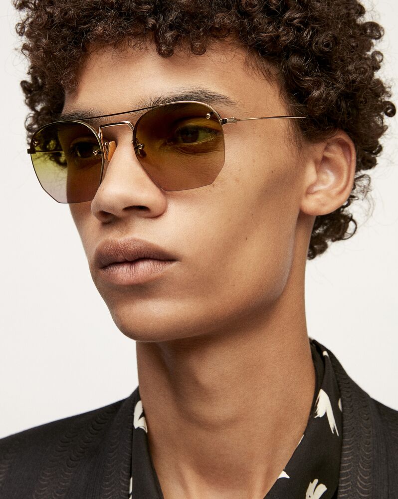 SL 422 | Saint Laurent Slovakia | YSL.com