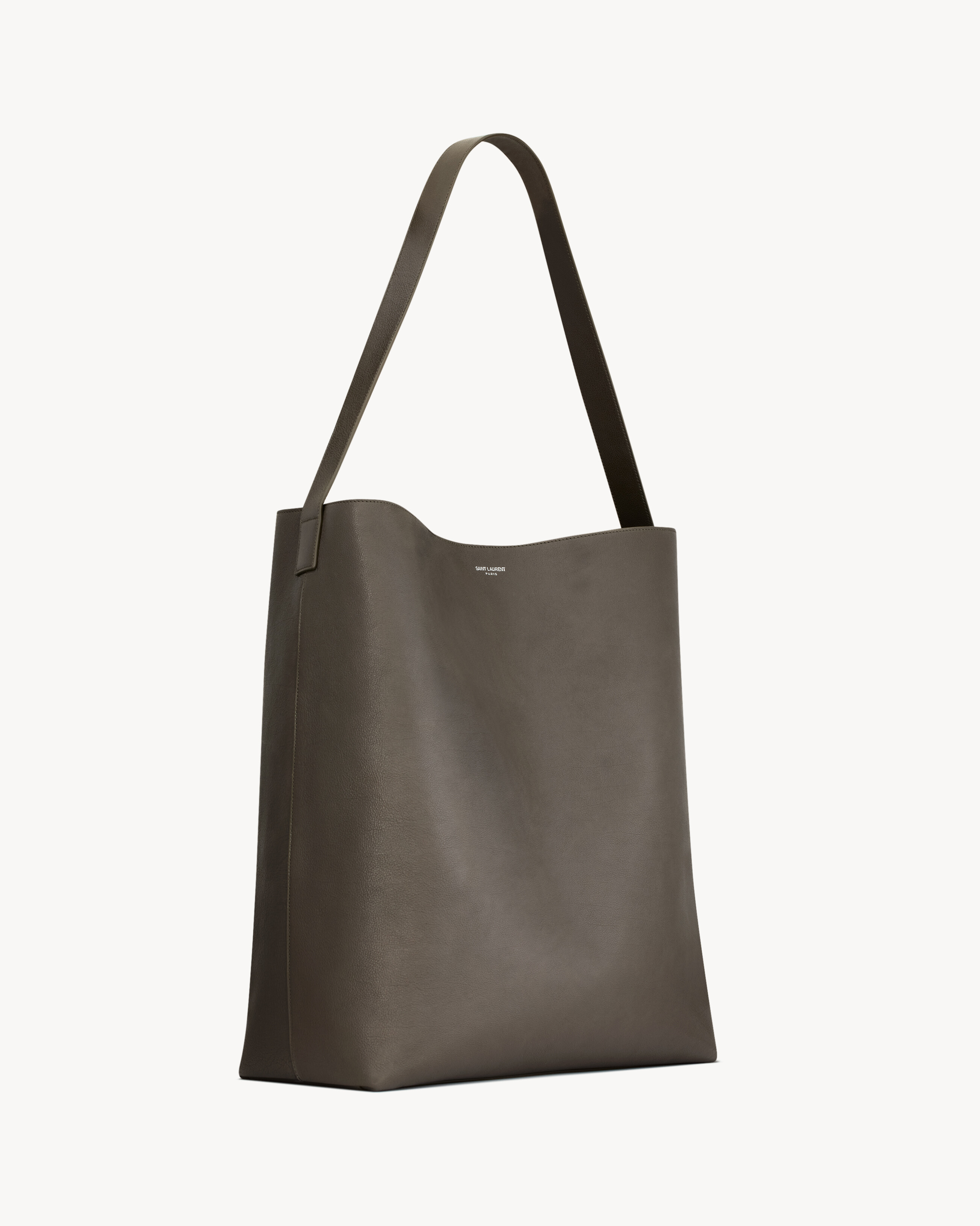 BOLD hobo bag in leather
