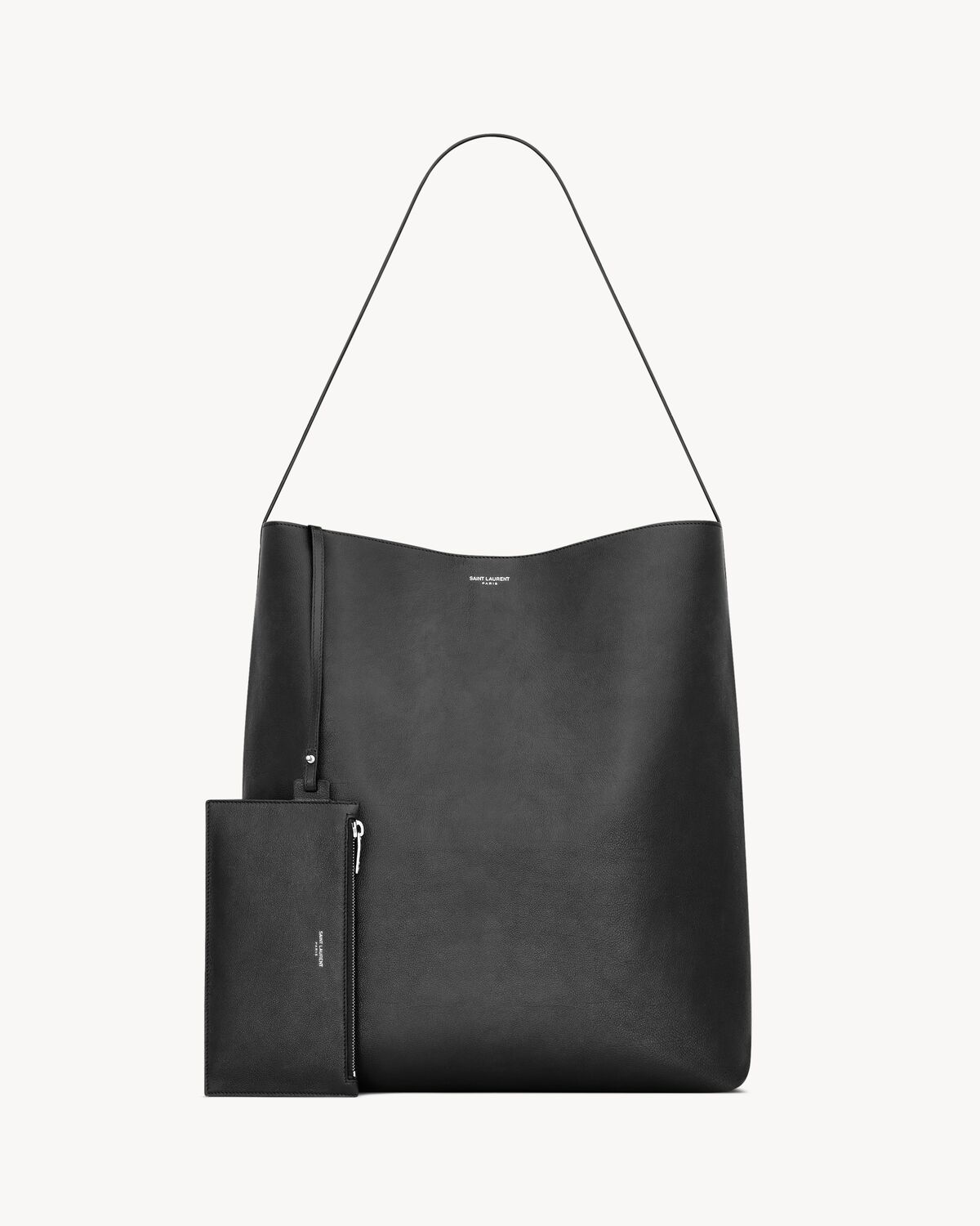 bold hobo bag in leather