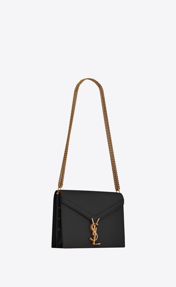 CASSANDRA medium chain bag en cuir embossé grain de poudre | Saint Laurent | YSL.com