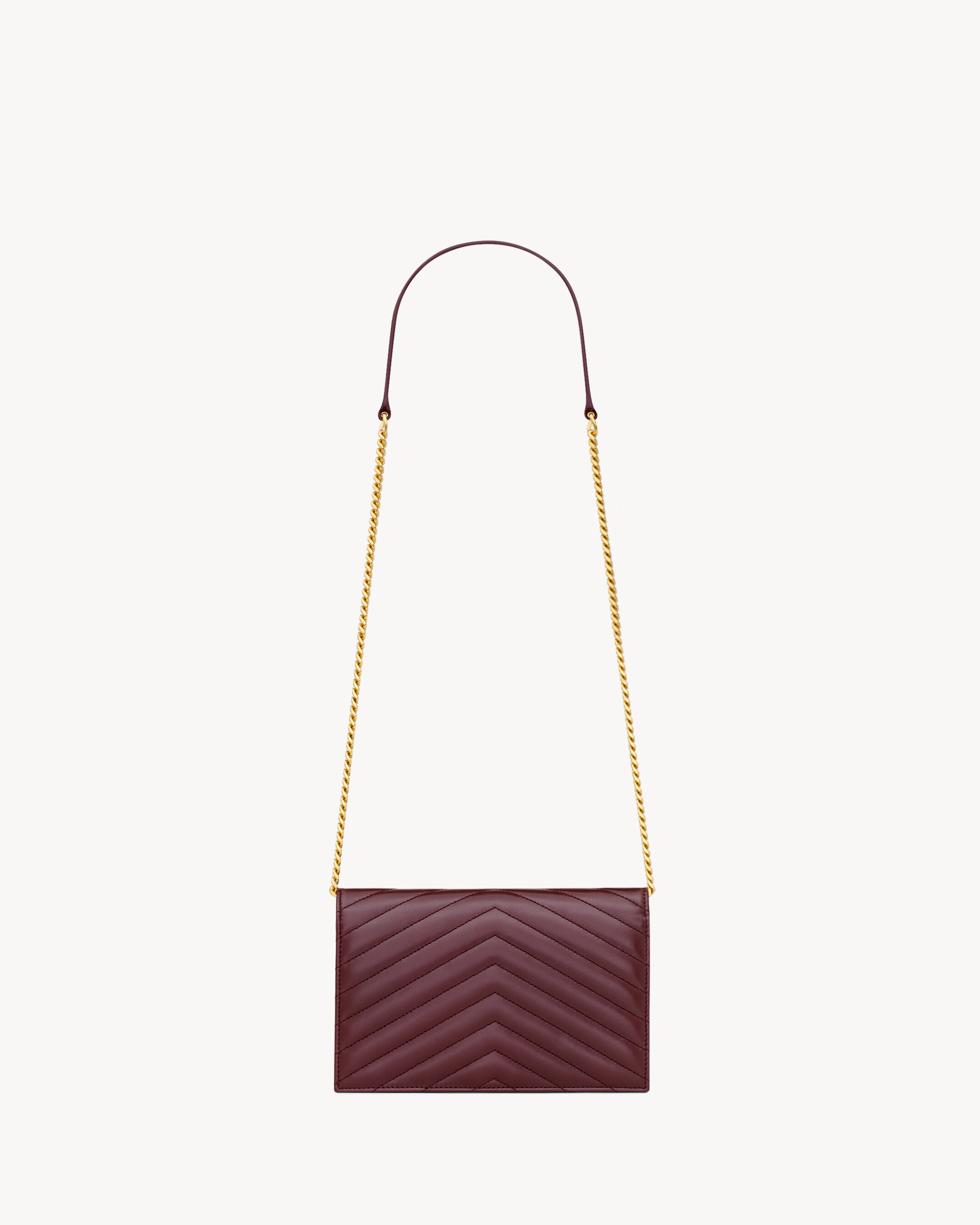 CASSANDRE ENVELOPE CHAIN WALLET EN CUIR D'AGNEAU