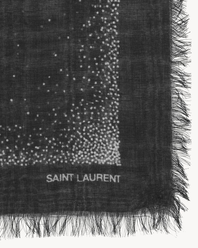 ラージ YSL ドット スクエアスカーフ（モダール／カシミヤ）