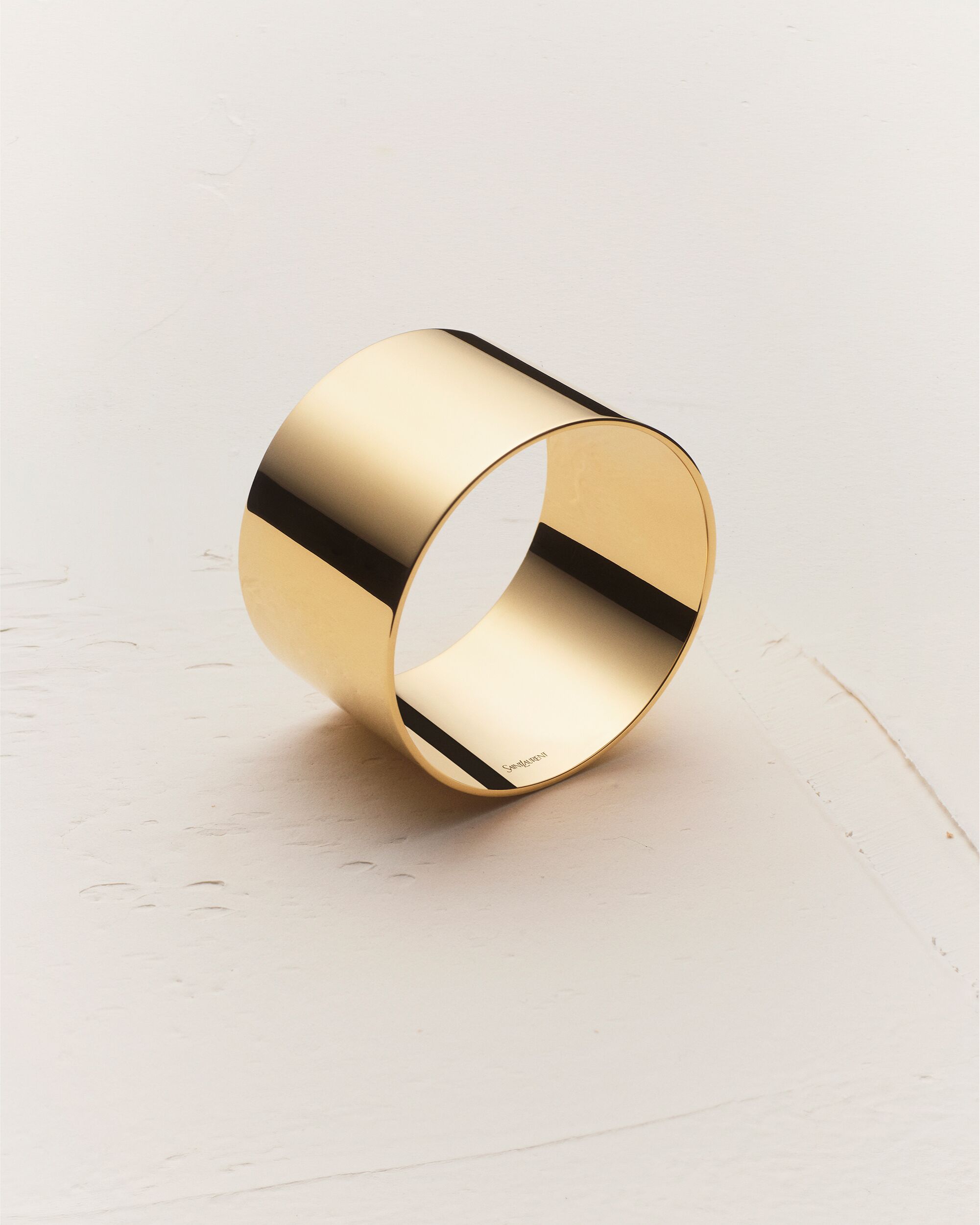 Large cuff in 18K yellow gold