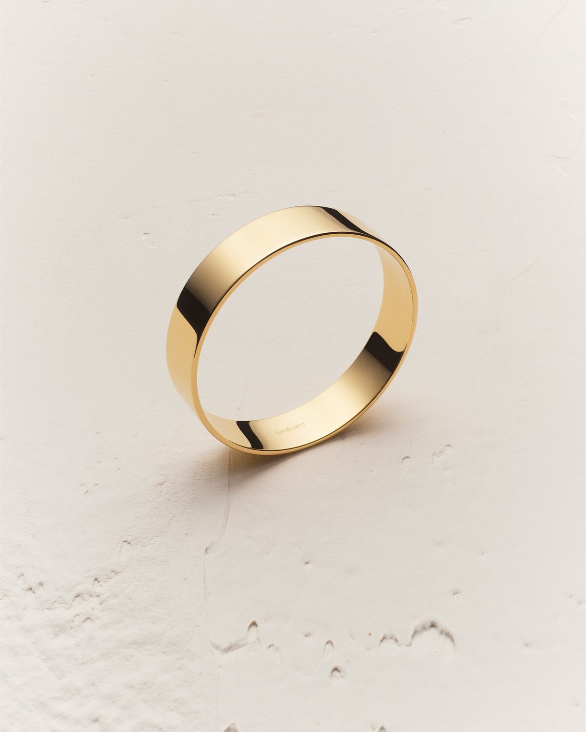 thin cuff in 18K yellow gold