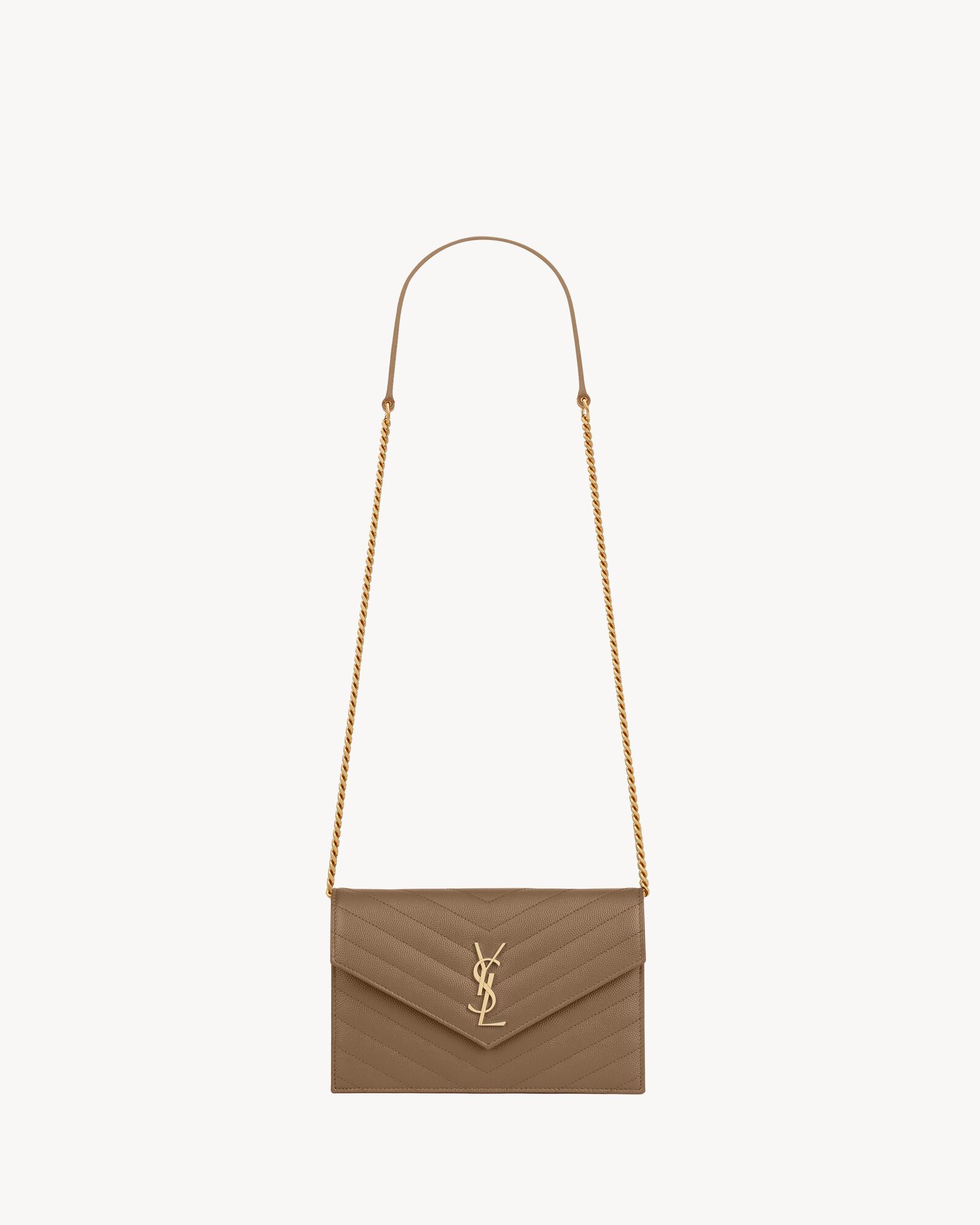 CASSANDRE Envelope Portemonnaie mit Kette aus Leder mit Grain-de  